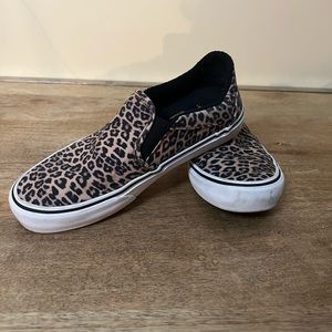 Leopard vans